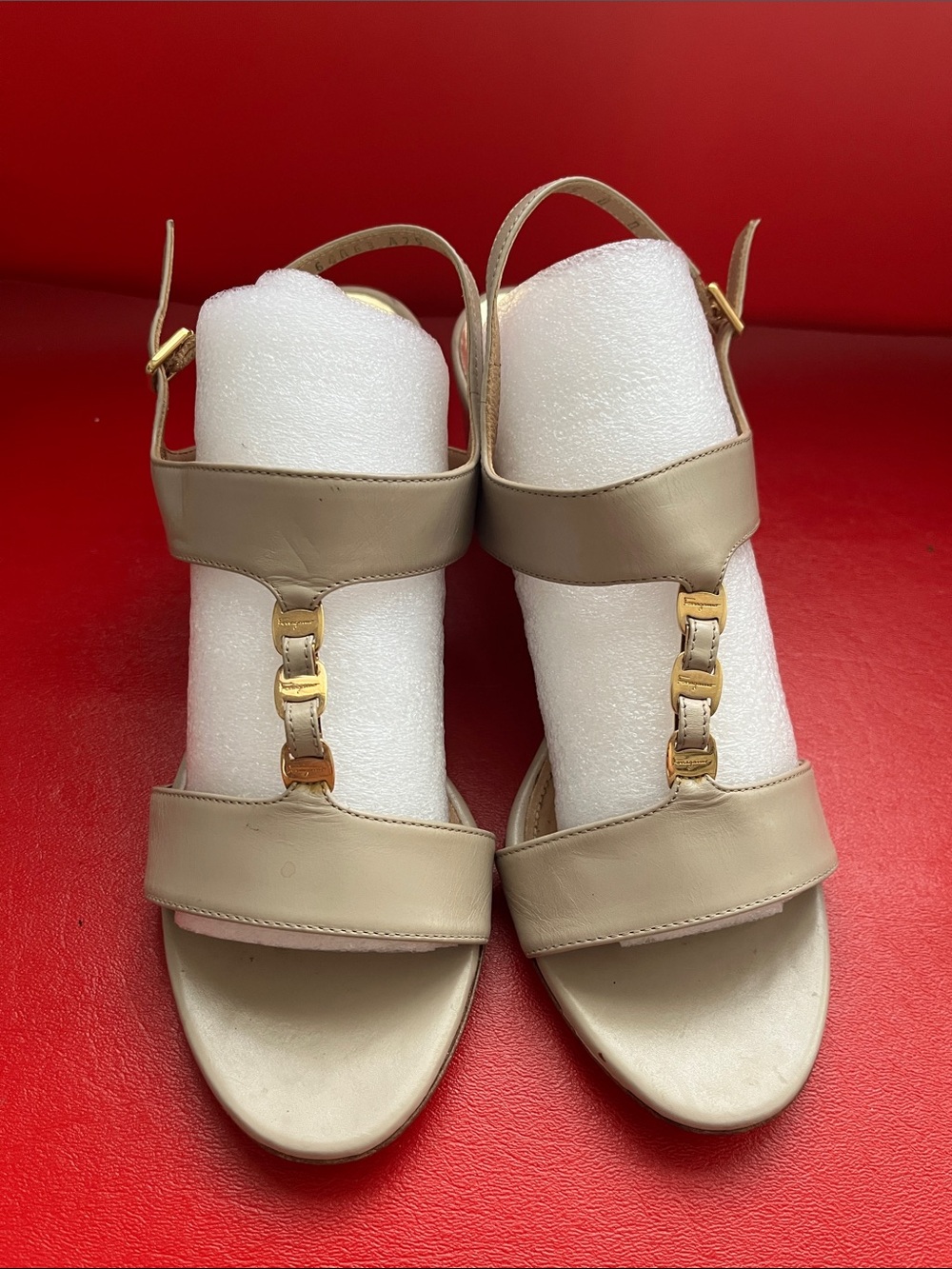 Salvatore Ferragamo Leather Sandals - Neutrals Sandals size 8